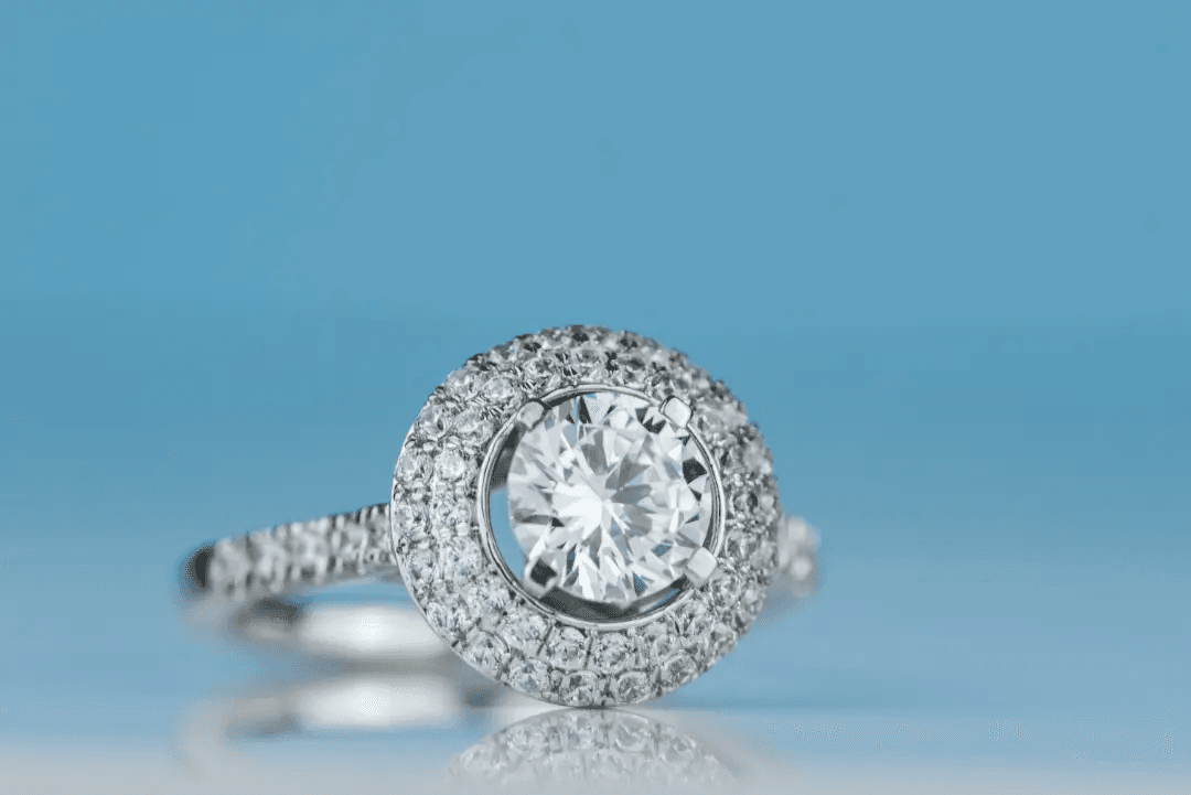 Agape Diamonds vs Moissanite: Which Is the Better Choice for You?