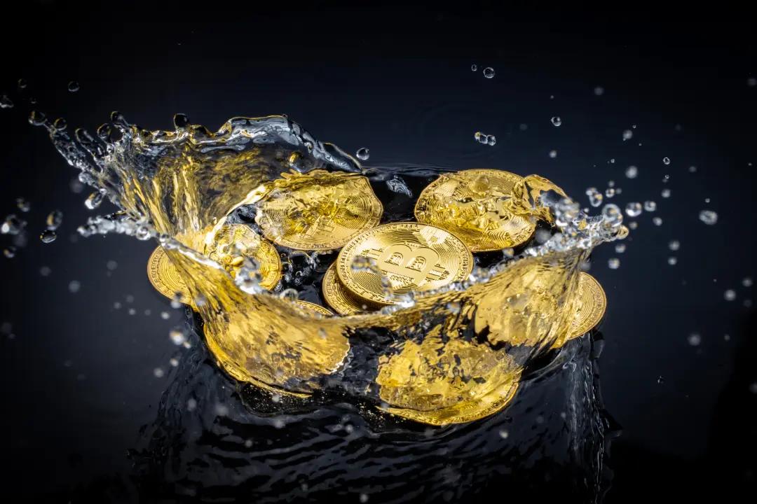 Can You Get Wet Gold Jewelry? Expert Care Tips