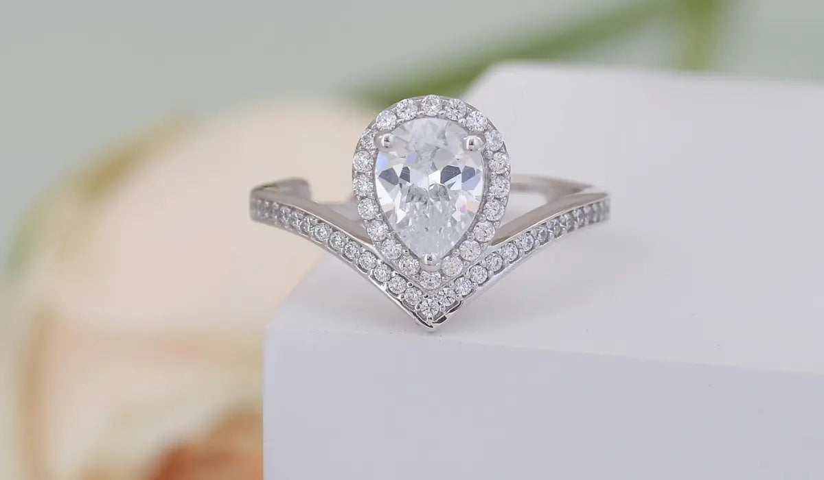 Moissanite Co Review: Glowing Praise or Hidden Compromises?