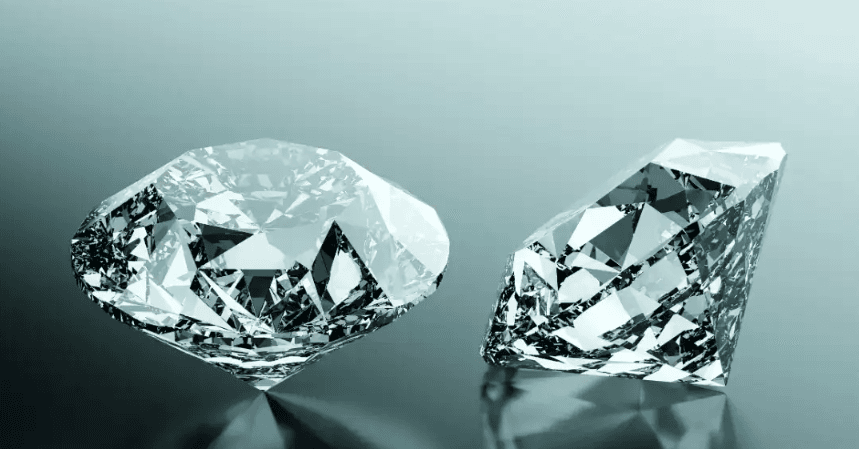 Moissanite vs. Diamond: Which Should You Buy on Black Friday