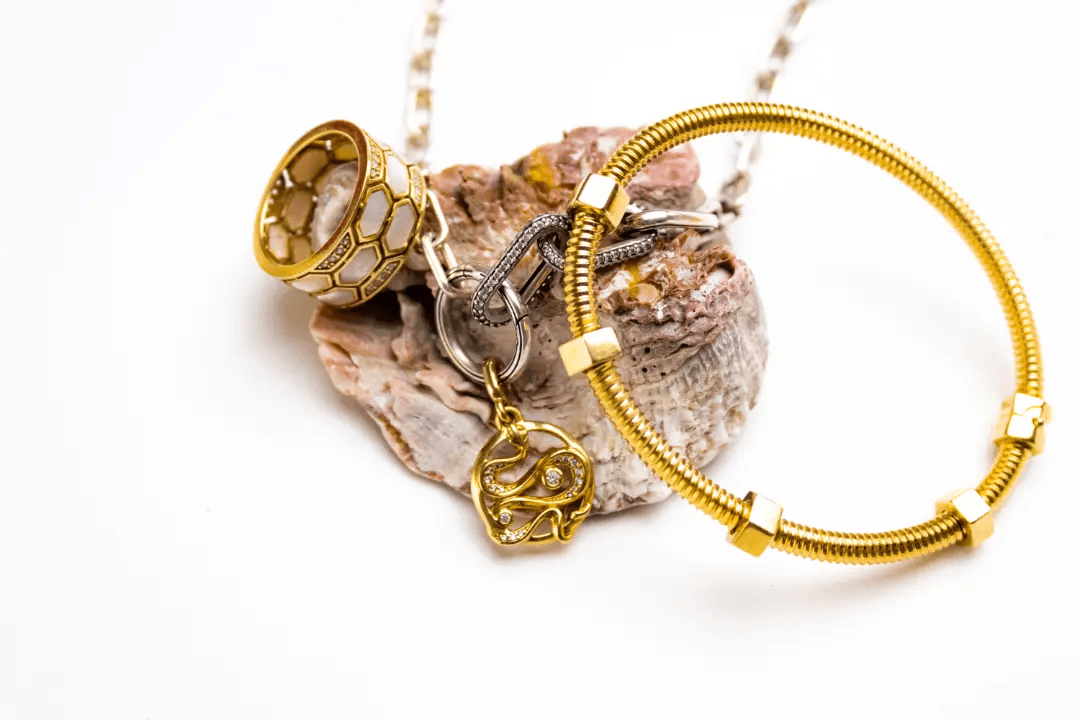 Discover the Extravagance: Explore Nardo Wick’s Jewelry Collection