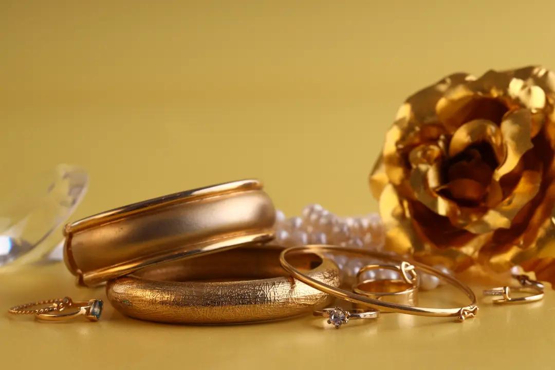Rose Gold vs Yellow Gold Differences: Choosing the Best Option