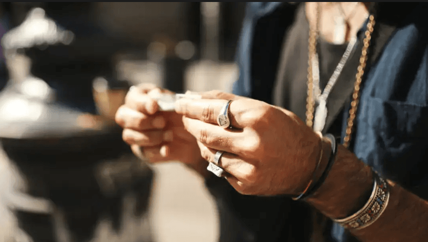 Top Tips for Buying Hip-Hop Jewelry on Black Friday