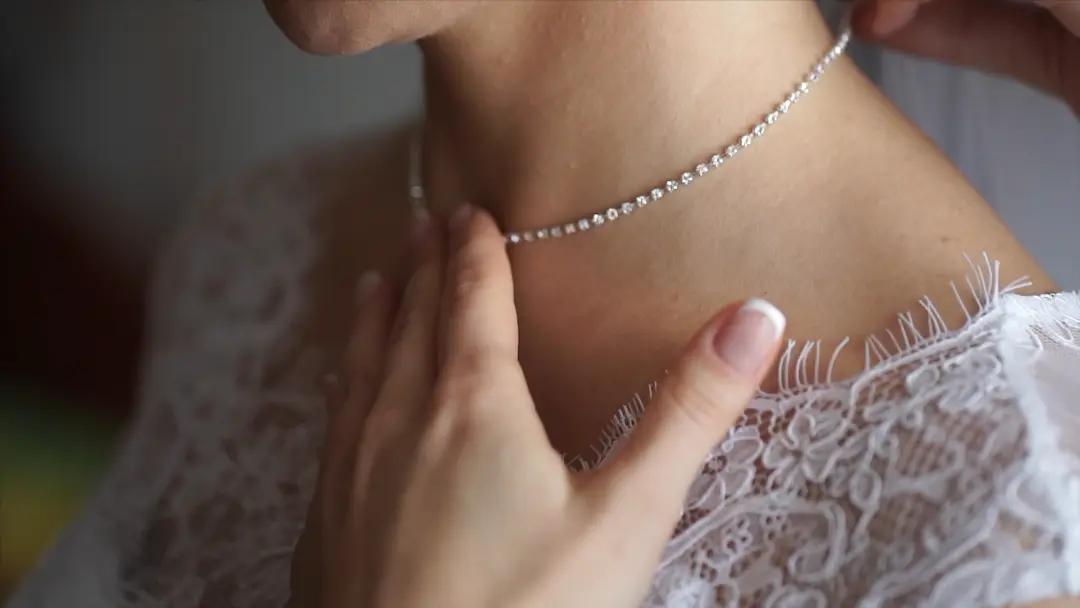 What Are Moissanite Chains? A Complete Guide to Their Beauty and Value