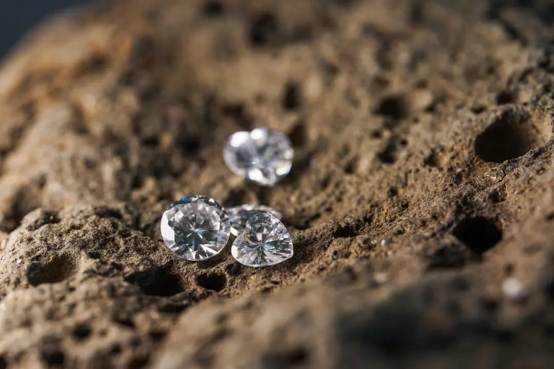 What is Moissanite? An Insight into the Dazzling Diamond Alternative