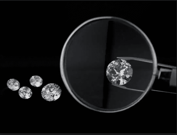 What Size Moissanite Stone Should I Get for My Ring? A Buyer’s Guide