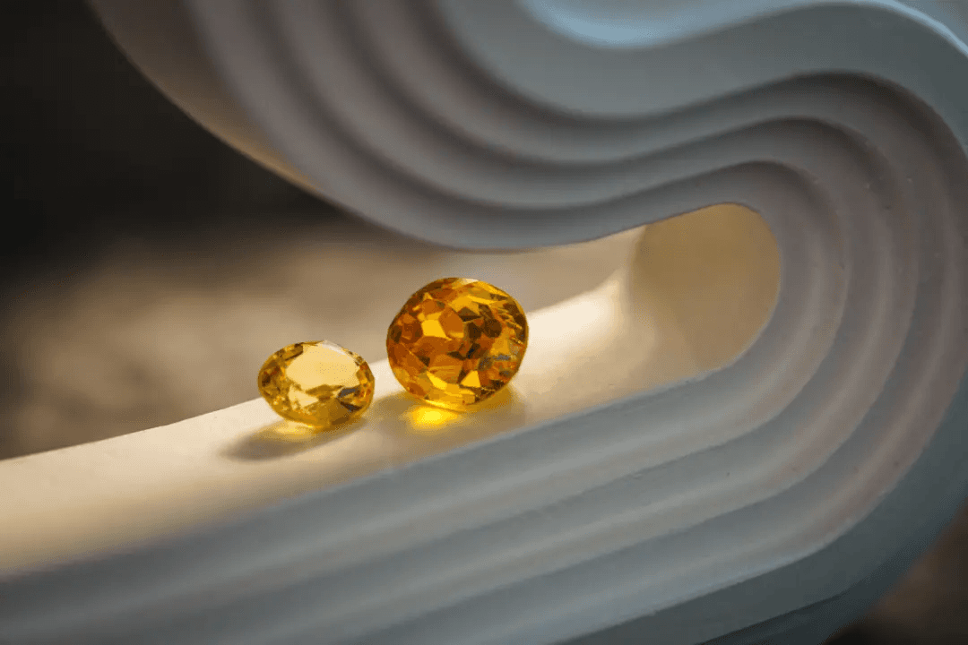 Yellow Moissanite vs Yellow Sapphire: The Ultimate Gemstone Comparison