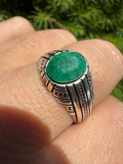 Royal Dynasty Ring - 925 Silver Oxidized - Genuine Green Emerald Stone