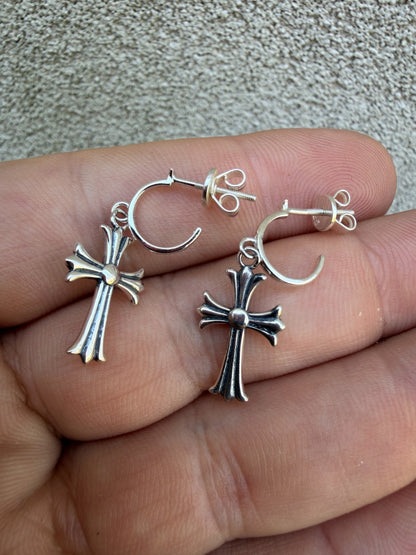 Hearts Of Chrome Huggie Hoops W. Dangle Cross Earrings - 925 Silver Oxidized