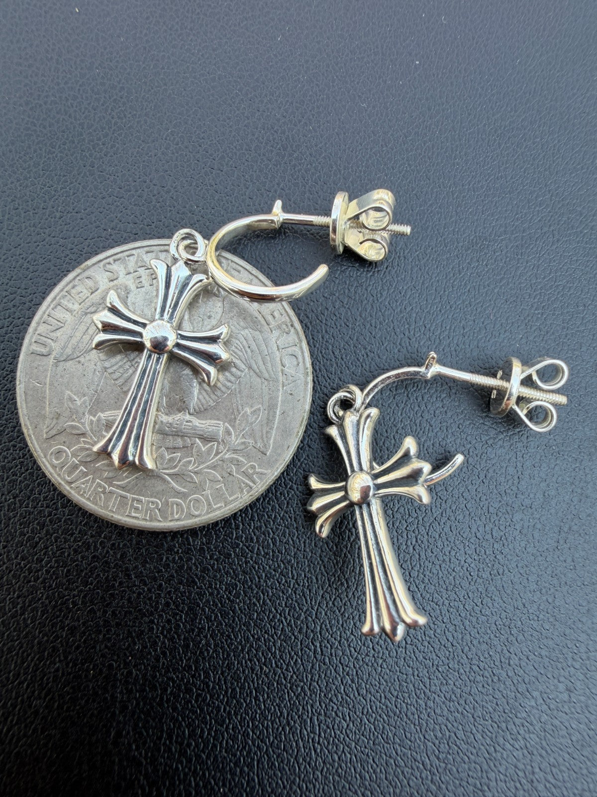 Hearts Of Chrome Huggie Hoops W. Dangle Cross Earrings - 925 Silver Oxidized