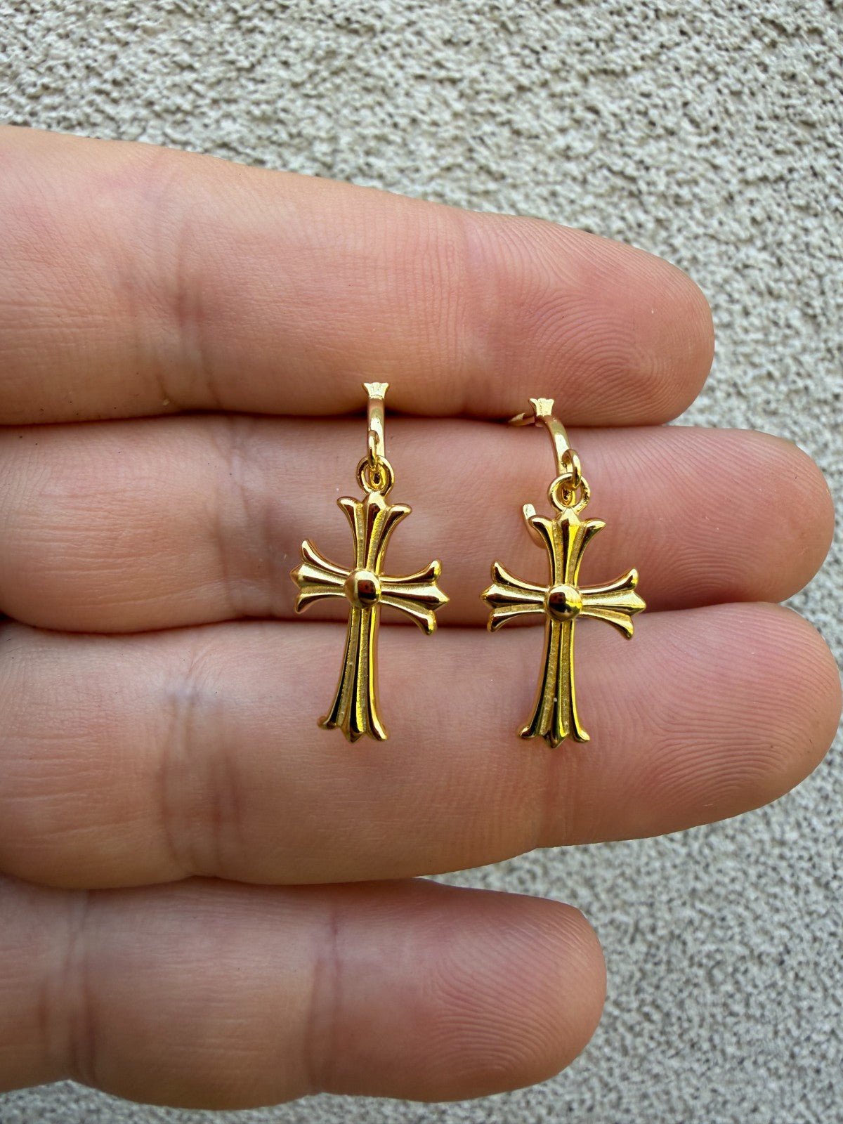 Hearts Of Chrome Huggie Hoops W. Dangle Cross Earrings - 14k Gold