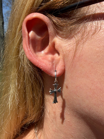 Hearts Of Chrome Huggie Hoops W. Dangle Cross Earrings - 925 Silver Oxidized