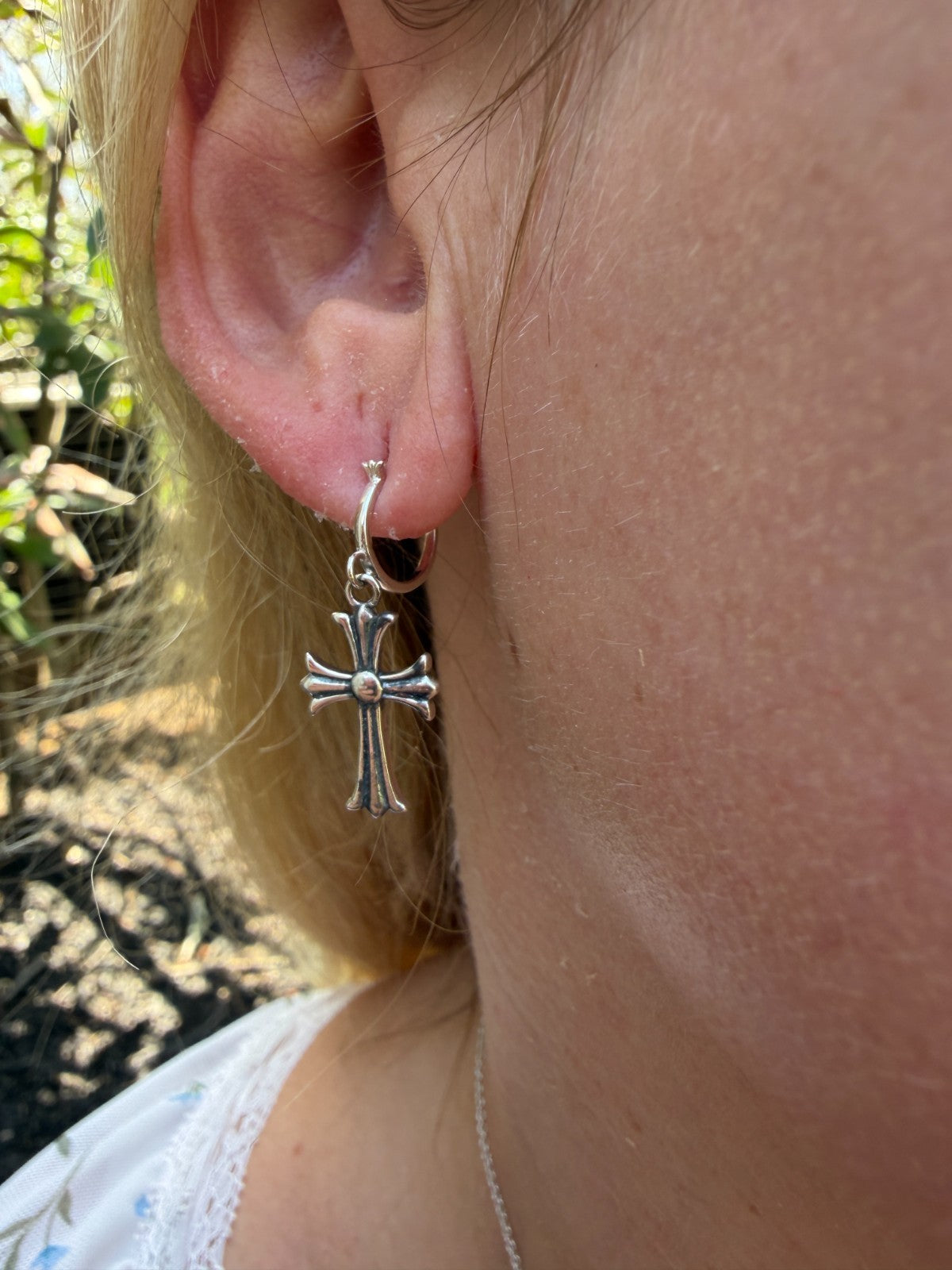 Hearts Of Chrome Huggie Hoops W. Dangle Cross Earrings - 925 Silver Oxidized