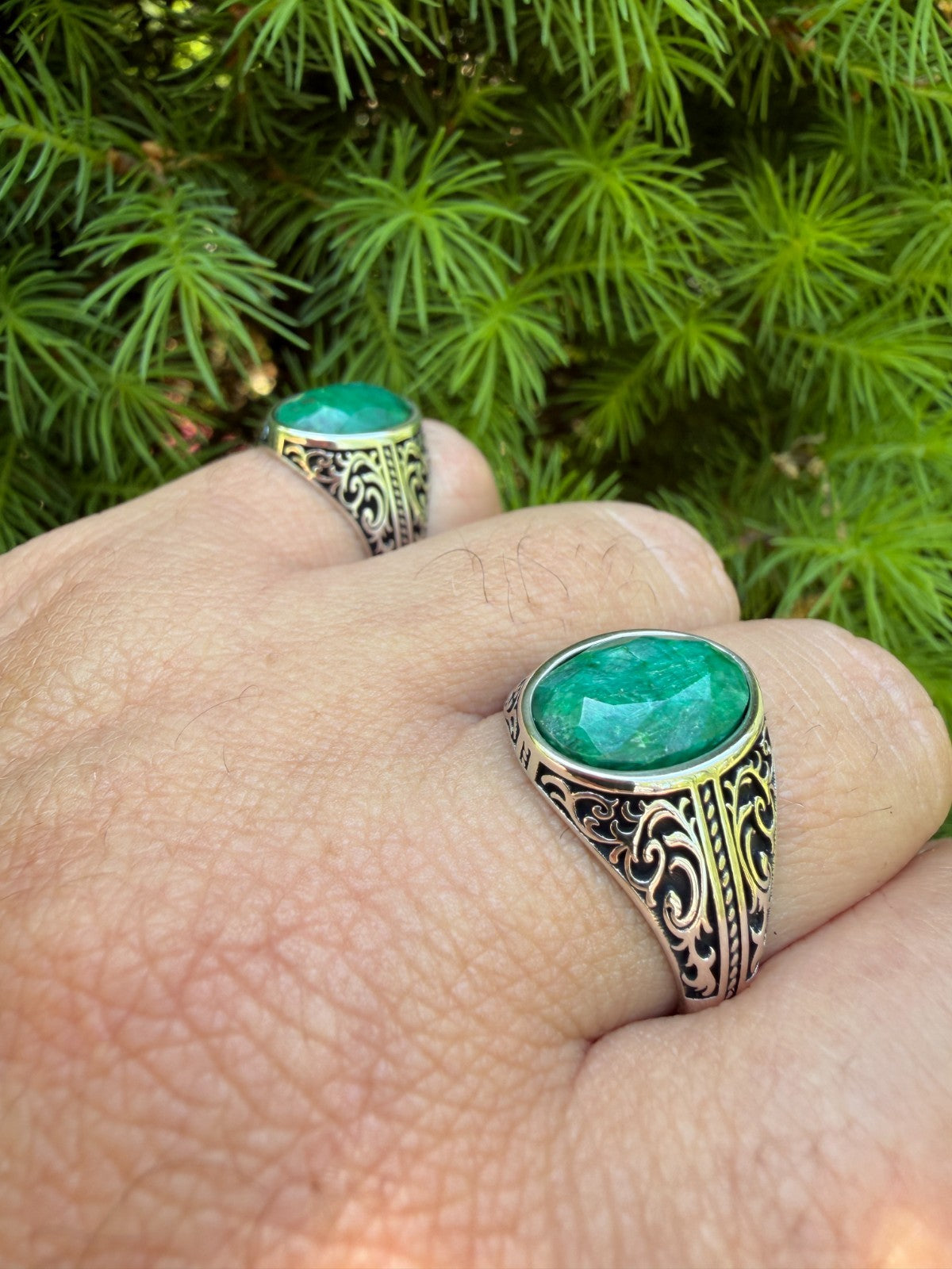 Columbian King Ring - 925 Silver Oxidized - Genuine Green Emerald Stone