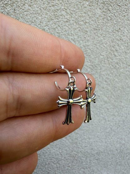 Hearts Of Chrome Huggie Hoops W. Dangle Cross Earrings - 925 Silver Oxidized