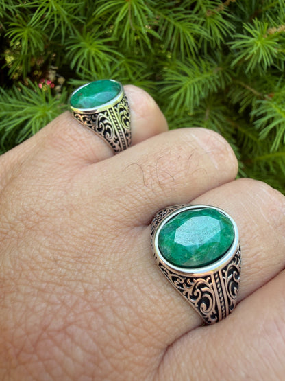Columbian King Ring - 925 Silver Oxidized - Genuine Green Emerald Stone