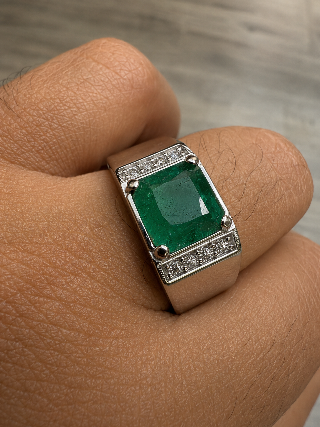 MOISSANITE Kingsmark Ring - 925 Silver - Genuine Green Emerald Stone