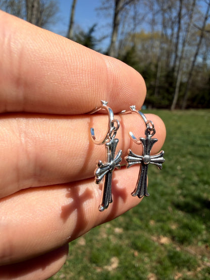 Hearts Of Chrome Huggie Hoops W. Dangle Cross Earrings - 925 Silver Oxidized