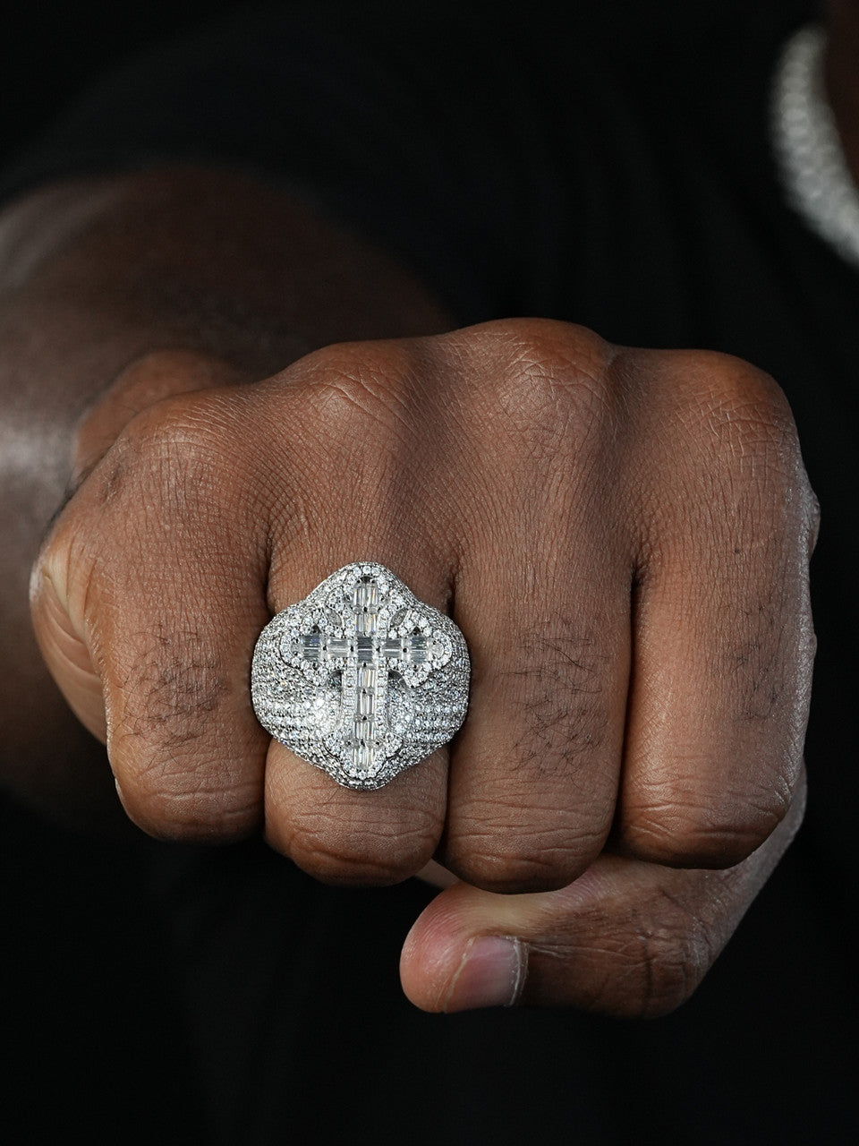 Argento sterling Dazzlingrock micro pavé di diamanti neri da uomo hip hop religioso Gesù testa placcato in giallo (1.50 Cttw, i1-i2 Argento sterling Dazzlingrock micro pavé di diamanti neri da uomo hip hop religioso Gesù testa placcato in giallo (1.50 Cttw, i1-i2
