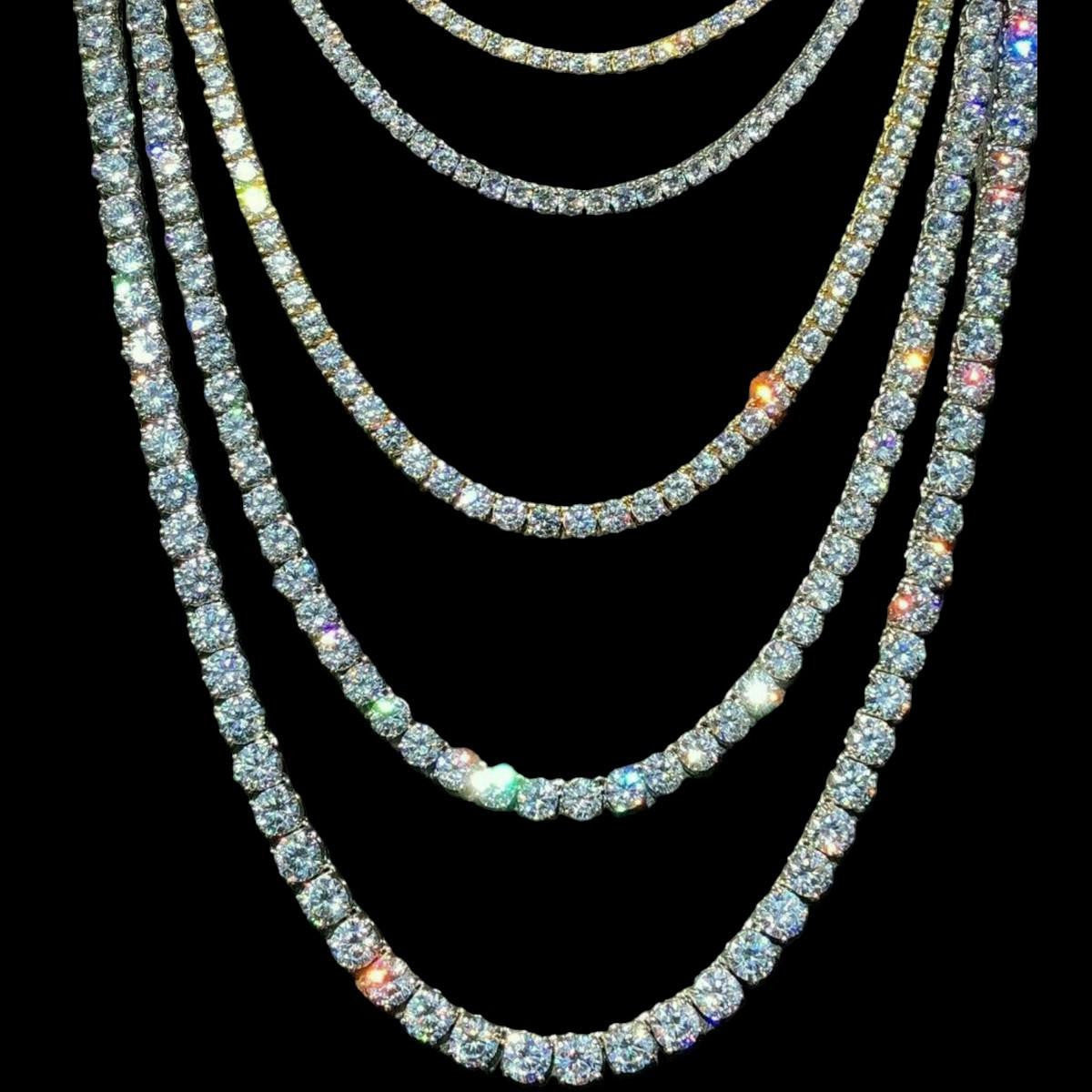 Harlembling tennis chain necklace close-up of stone setting