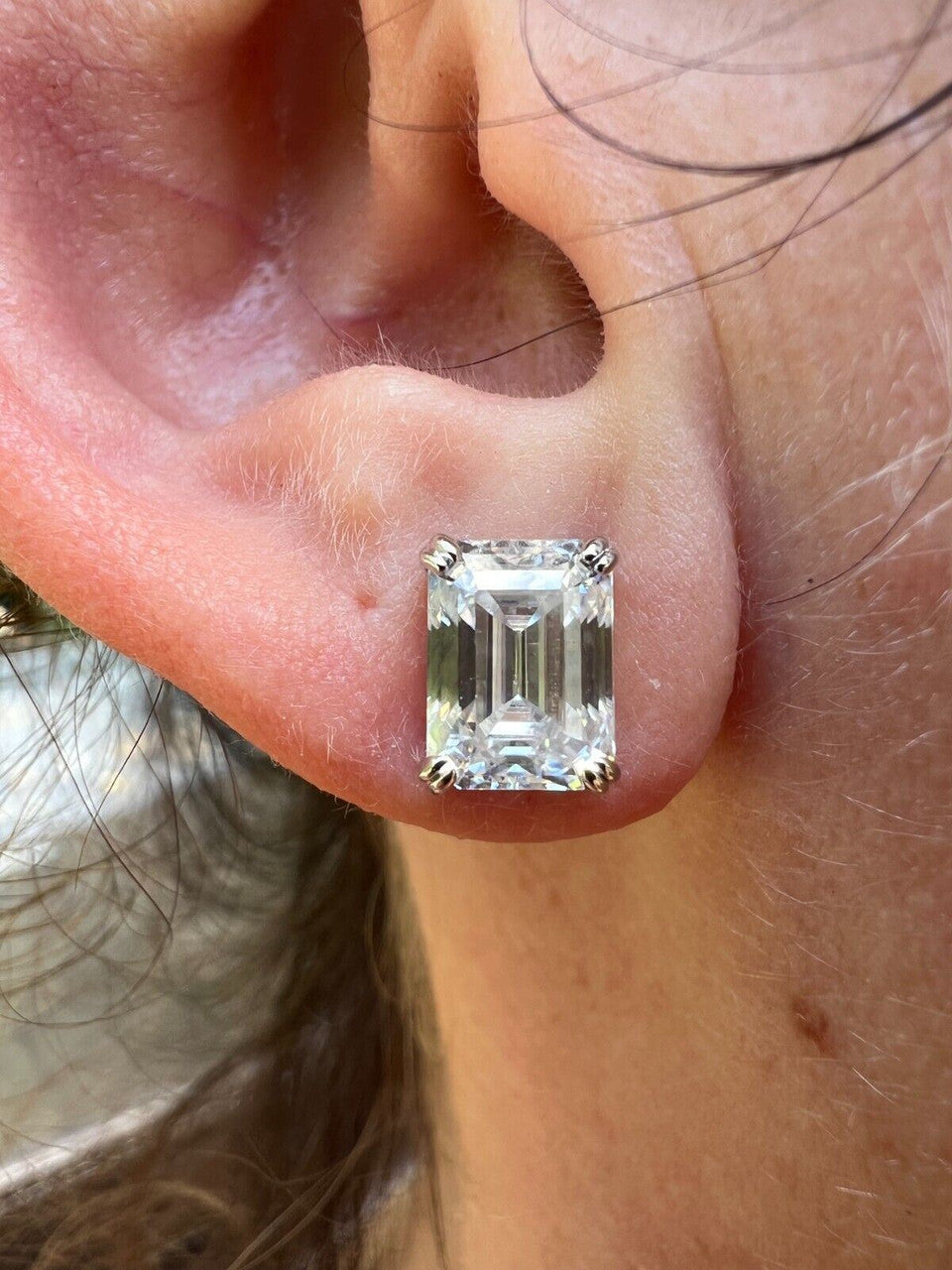 HarlemBling 4ct Emerald Cut Real Moissanite Screw Back Solitaire Stud Earrings 925 Silver