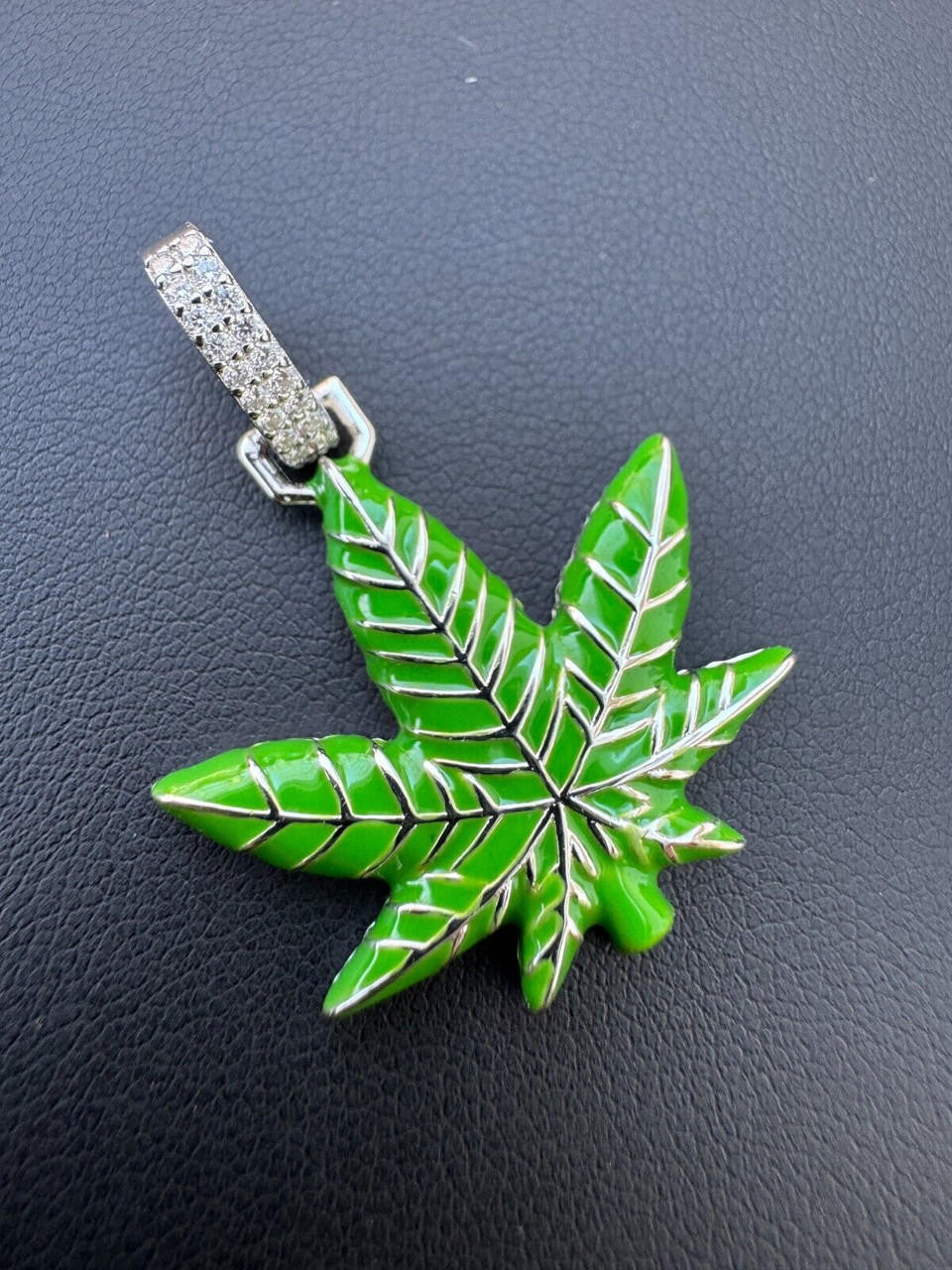 HarlemBling Marijuana Pendant Moissanite 925 Silver Marijuana Weed Leaf Pendant Necklace