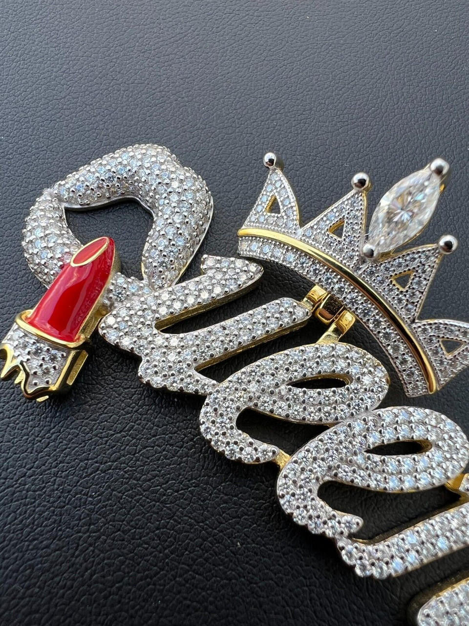 HarlemBling MOISSANITE 925 Silver/Gold/Rose Iced Queen W. Crown & Lipstick Pendant Necklace