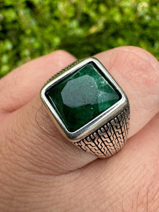 HarlemBling NYC Natural Green Eye Ring - 925 Silver Oxidized - Genuine Green Emerald Stone
