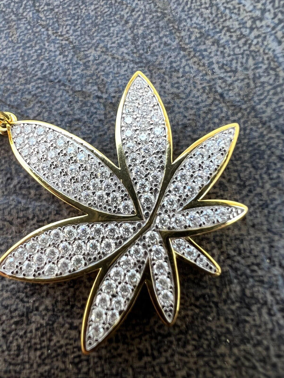 HarlemBling Real Iced VVS MOISSANITE 925 Silver/Gold Plated Marijuana Weed Pendant Necklace