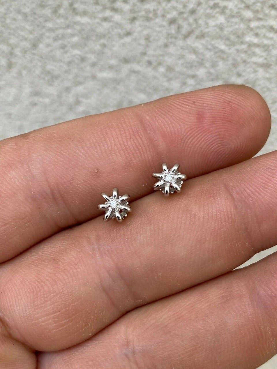 HarlemBling Real Solid 925 Sterling Silver Crown Shape Earrings Small Solitaire Studs Girls