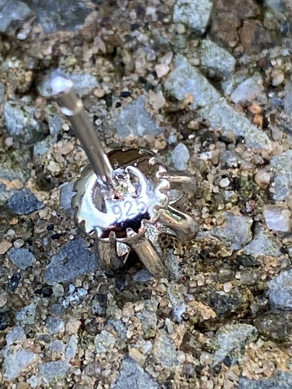 HarlemBling Real Solid 925 Sterling Silver Crown Shape Earrings Small Solitaire Studs Girls