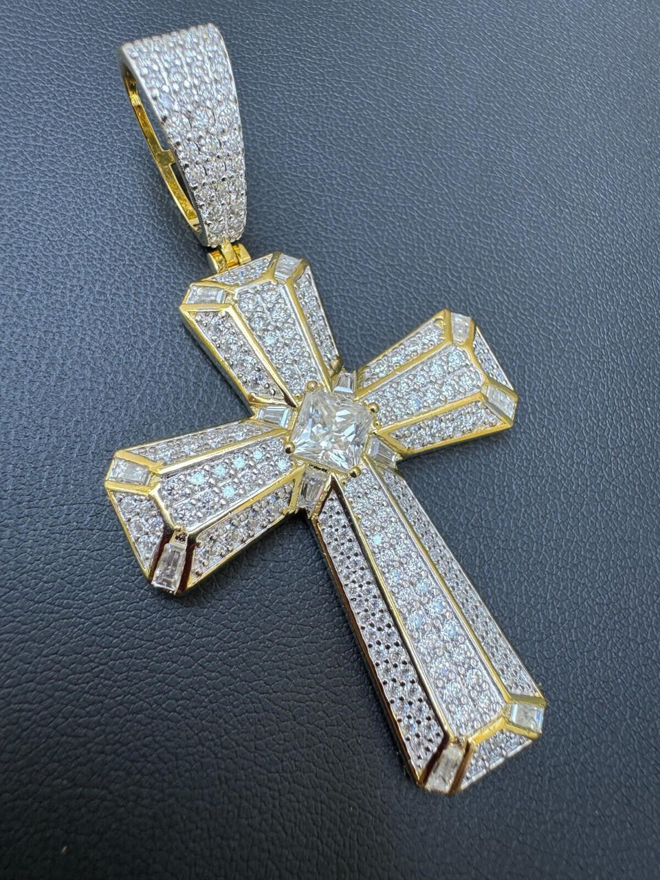 Hip Hop Moissanite Cross W. 1ct Center Stone Pendant - Iced 925 Silver /Gold Necklace