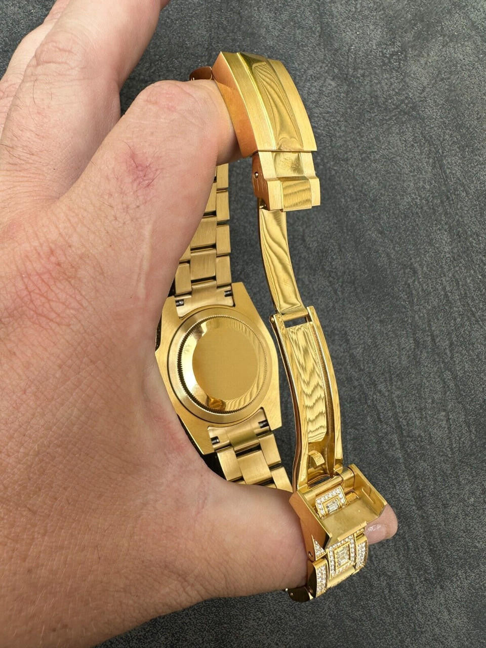 Hip Hop SUMMER 2023 WAVE EDITION Real Baguette MOISSANITE Mens NO ID Presidential Wave Watch Iced Gold  Hip Hop