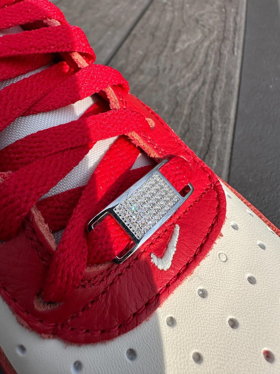 nike heart lace lock